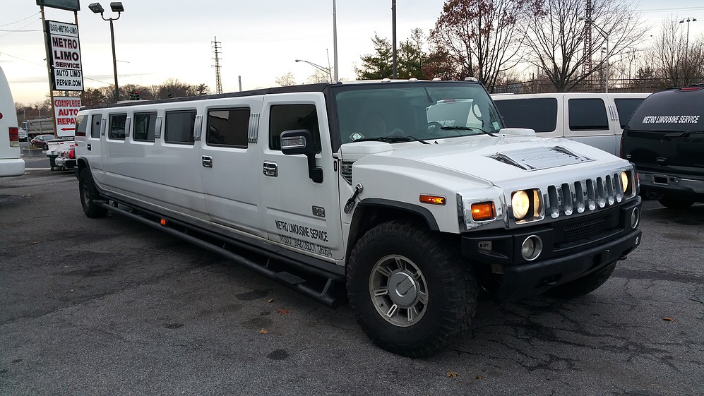 SUV Limos - Metro Limousine Service