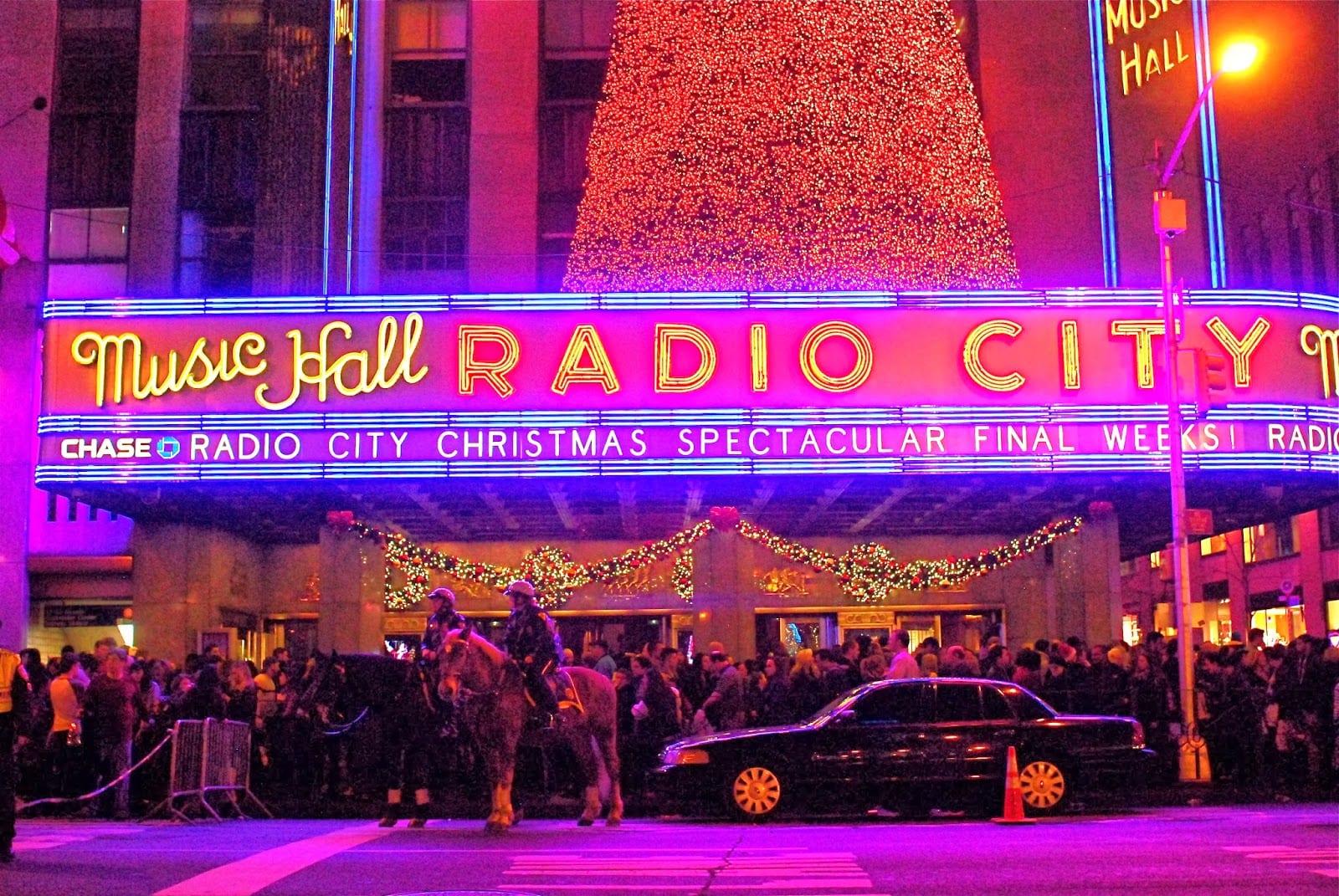 Radio City Christmas Light Spectacular Show - Metro Limousine Service